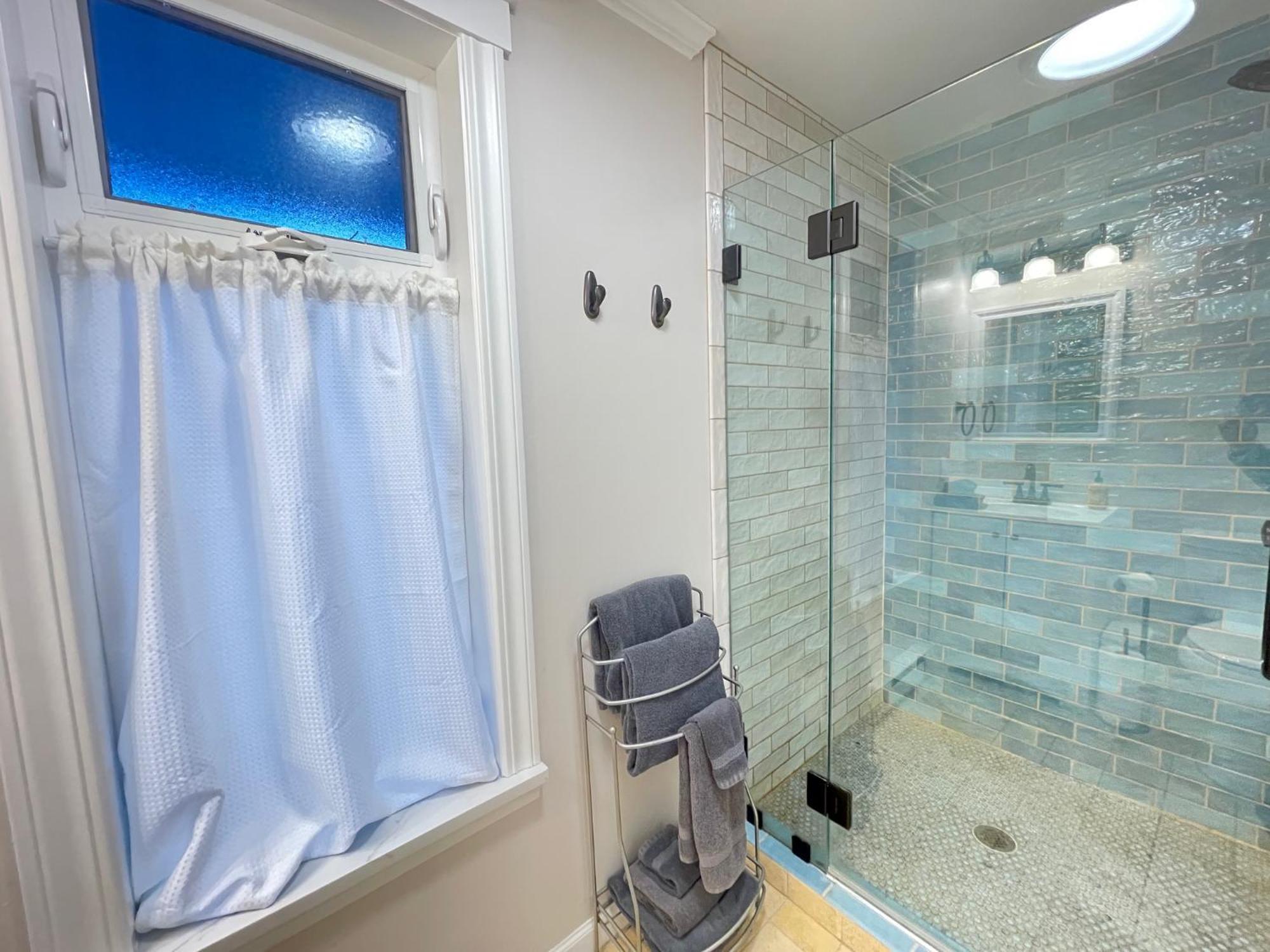 Puget Sound Chic Romantic Cottage With Private Beach Access & Gated Entry Port Ludlow Εξωτερικό φωτογραφία